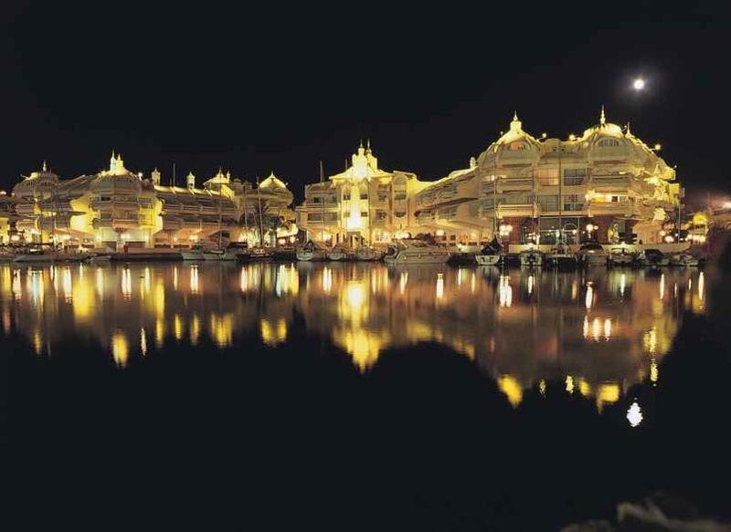 Puerto Marina Palace 베날마데나코스타 외부 사진